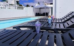 3 Private Rooms - 3 Habitaciones Privadas Shared Duplex Gara With Private Pool